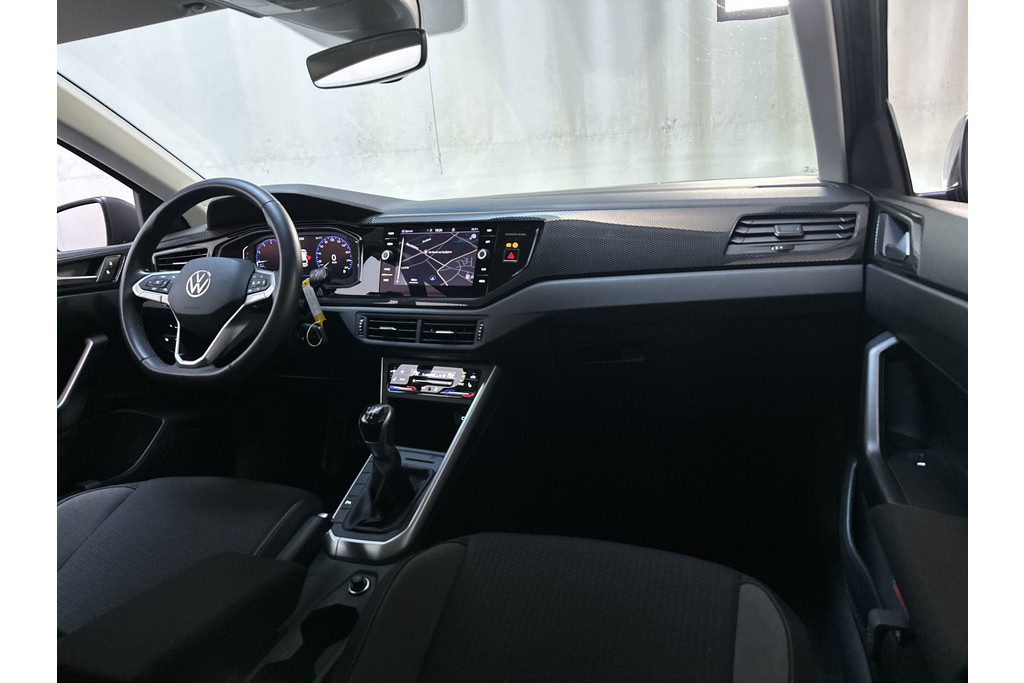 55896107-1.jpg