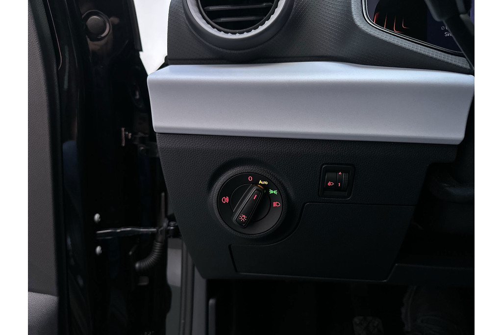 55917121-22.jpg