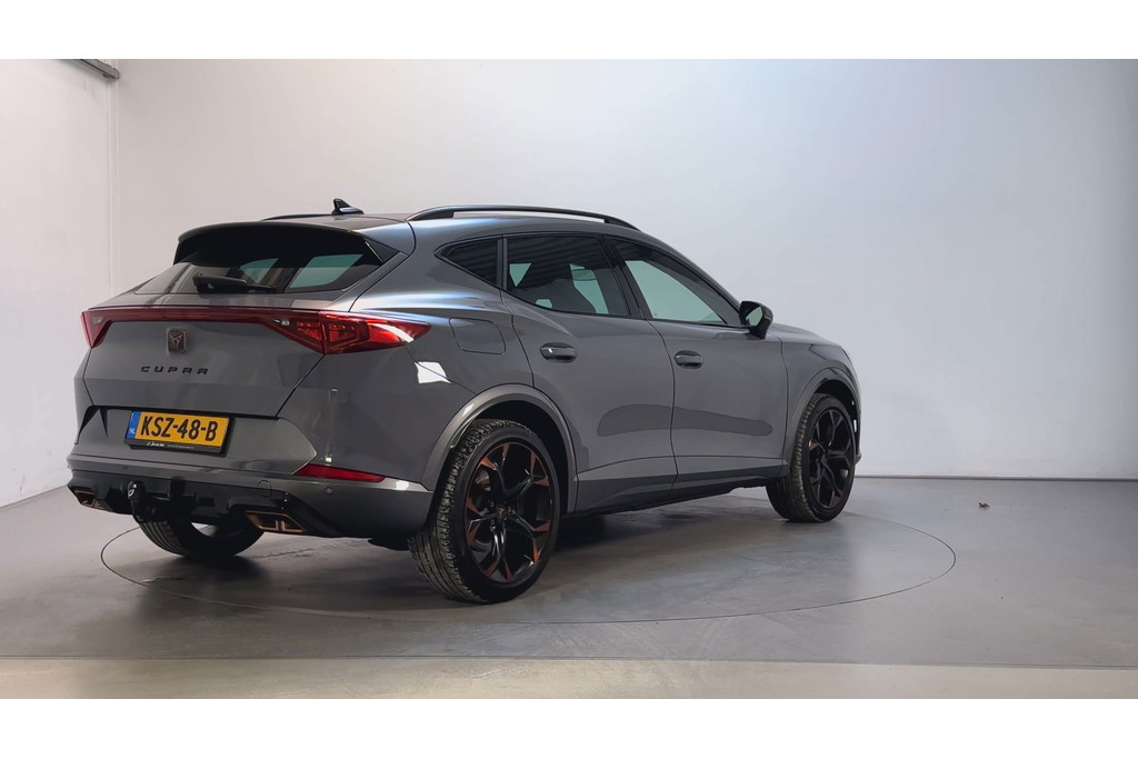 55992816-2.jpg