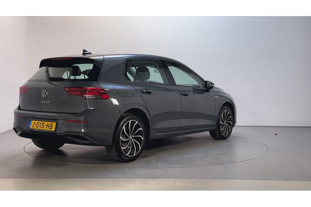 55993241-2.jpg