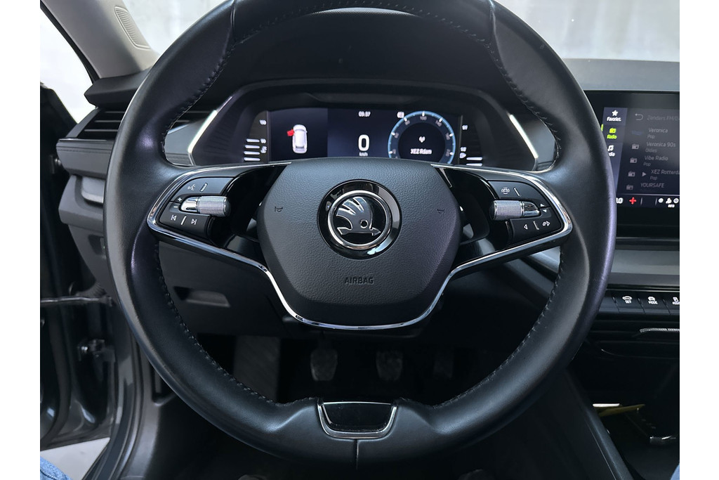 56168388-6.jpg