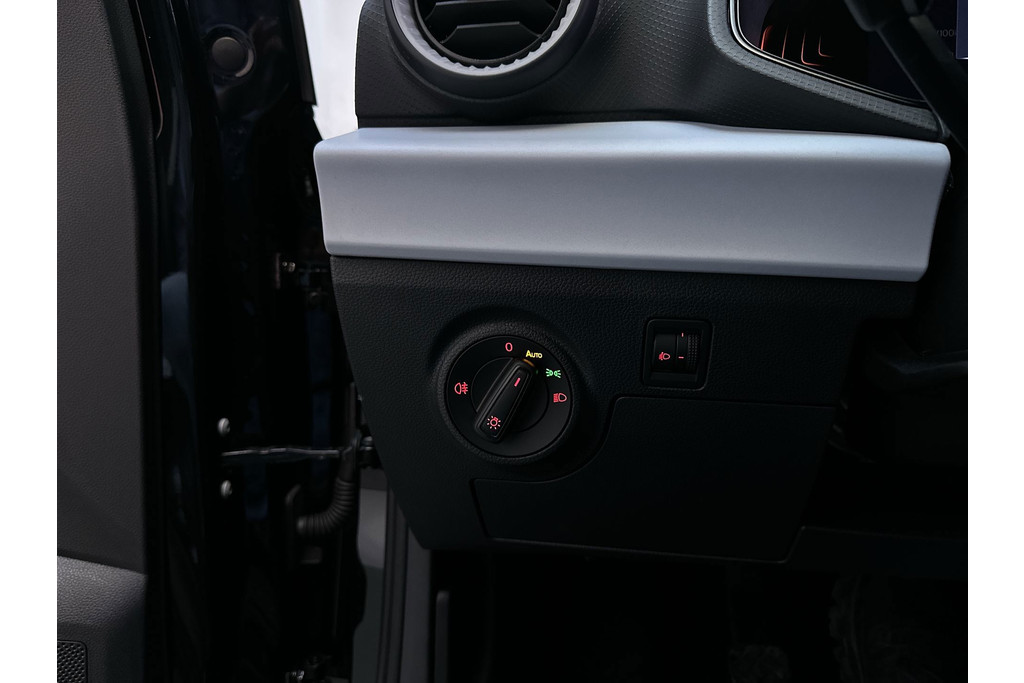 56169135-20.jpg
