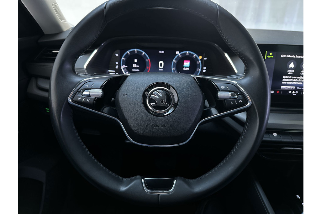 56201354-6.jpg