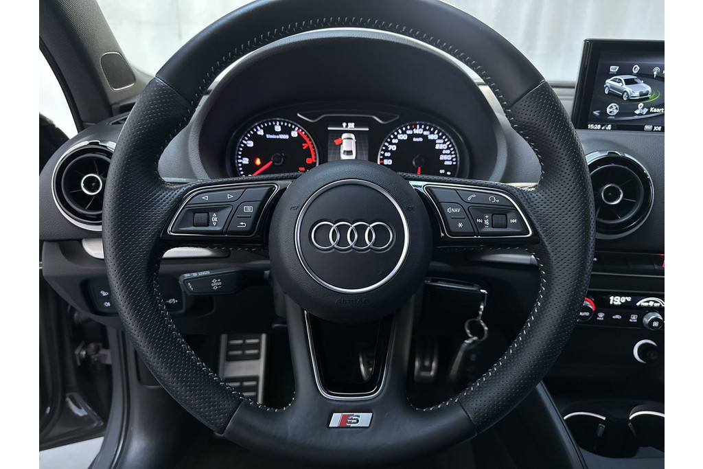 56231293-6.jpg