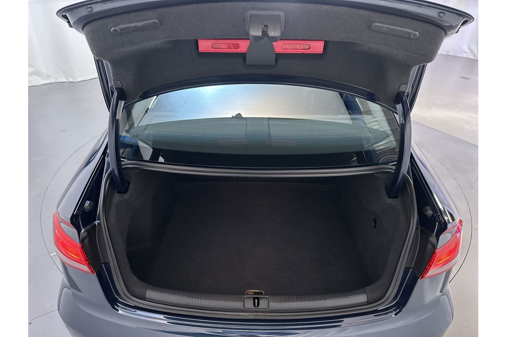 56249282-8.jpg