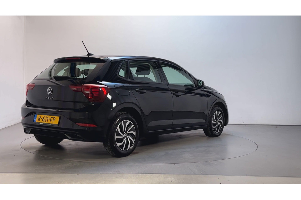 56339654-2.jpg