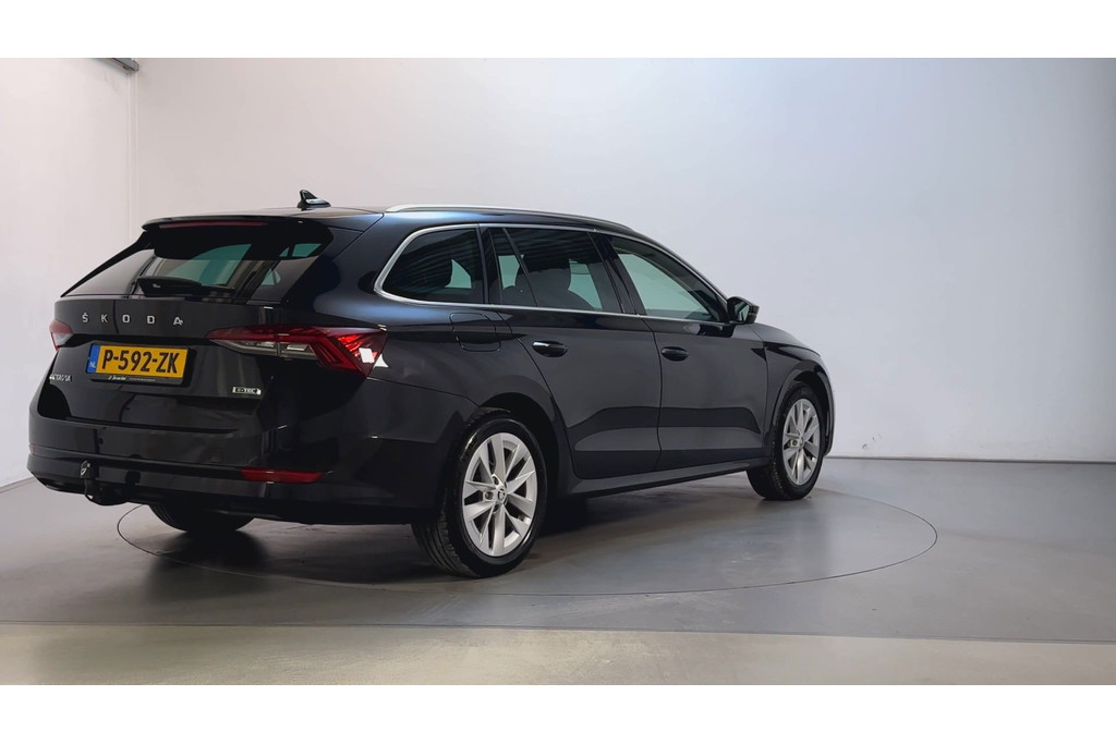 56359078-2.jpg