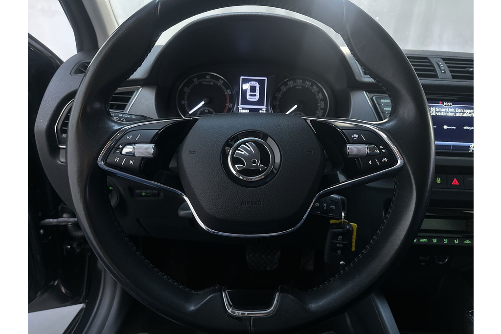 56400867-4.jpg
