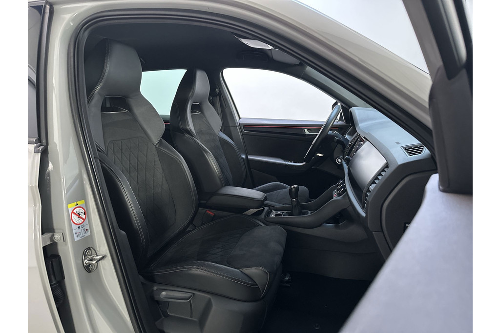 56461312-1.jpg