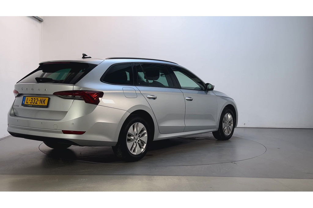 56496034-2.jpg