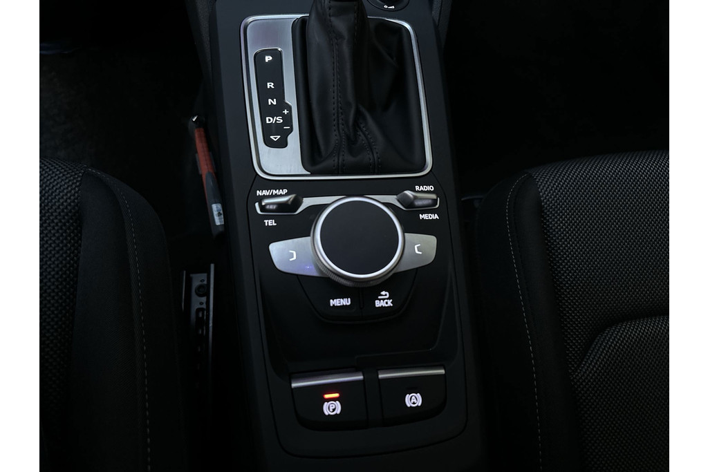 56521917-19.jpg