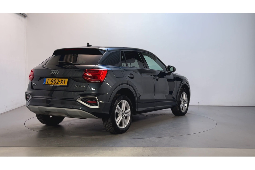 56521917-2.jpg