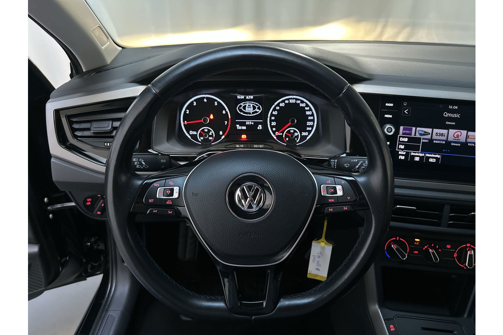 56560711-10.jpg