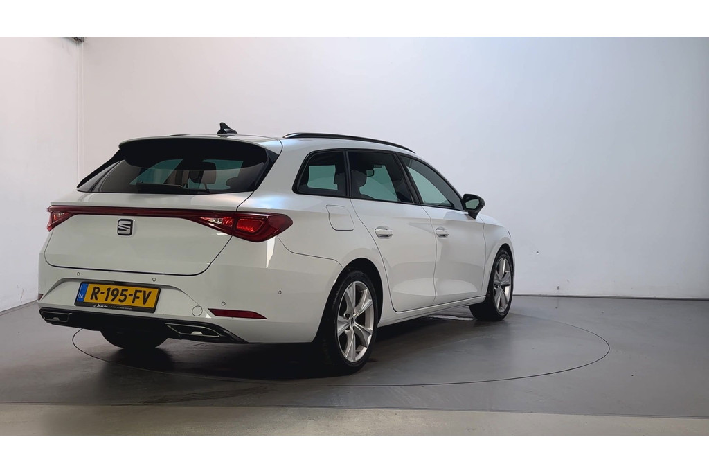 56682638-2.jpg