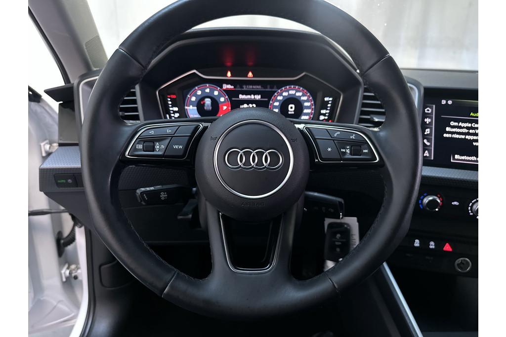 56699493-4.jpg