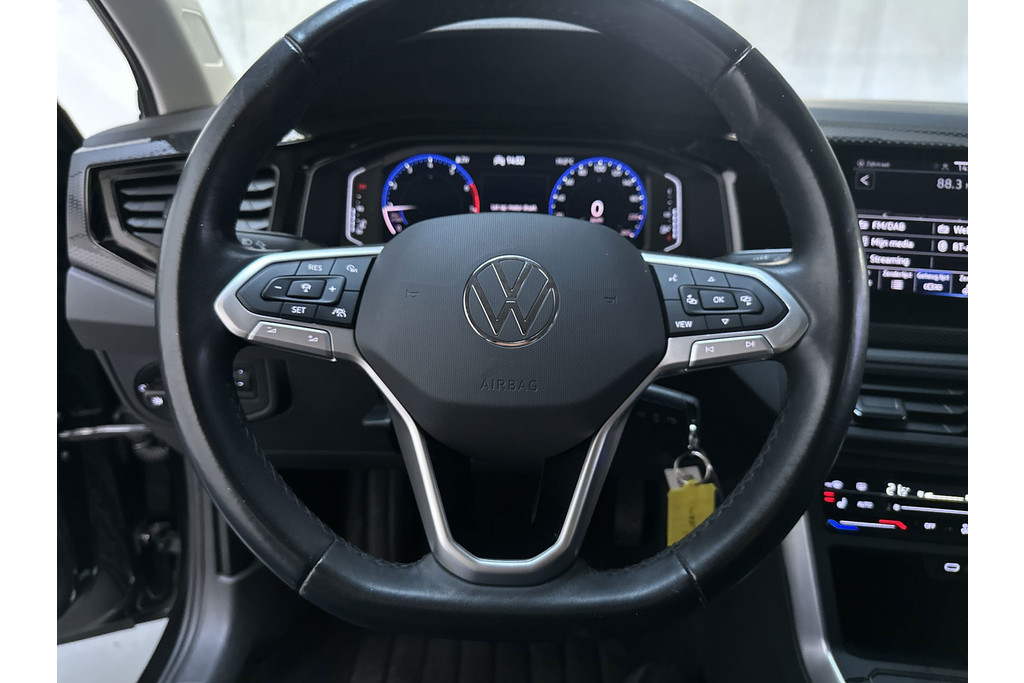 56739005-4.jpg