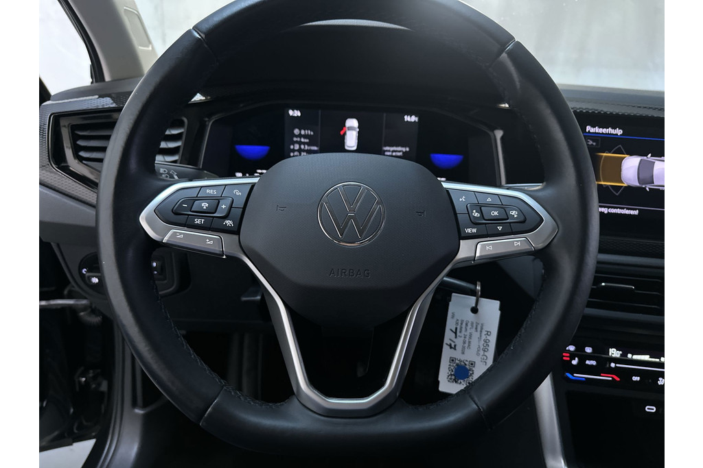 56782113-4.jpg