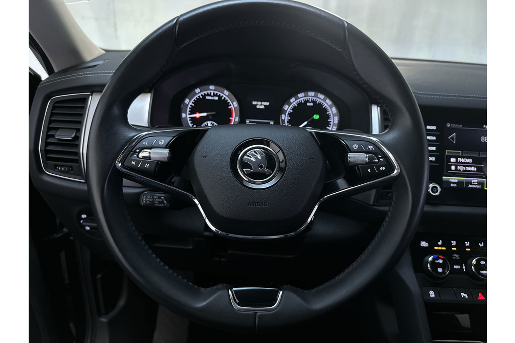 56785786-6.jpg