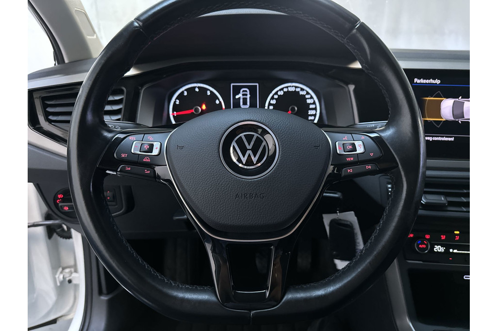 56792811-4.jpg