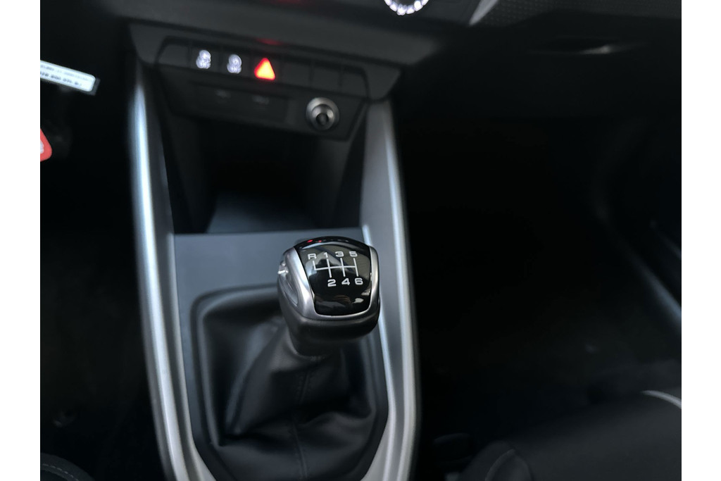 56808118-13.jpg