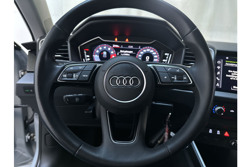 56808118-4.jpg