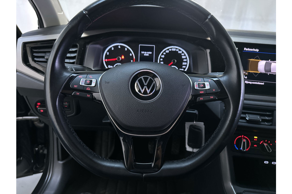 56829673-4.jpg