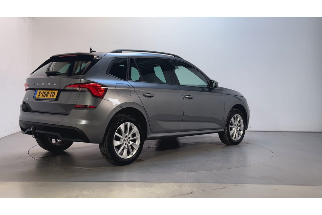 56897314-2.jpg