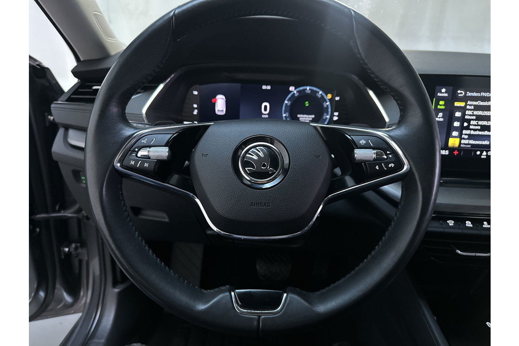 56913410-6.jpg