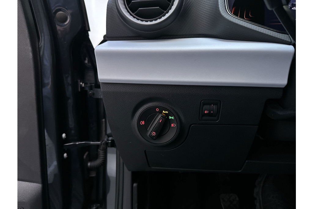 56918443-20.jpg