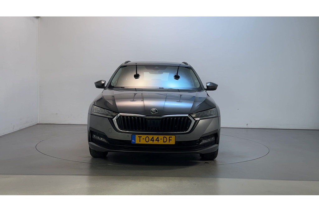 56944107-15.jpg
