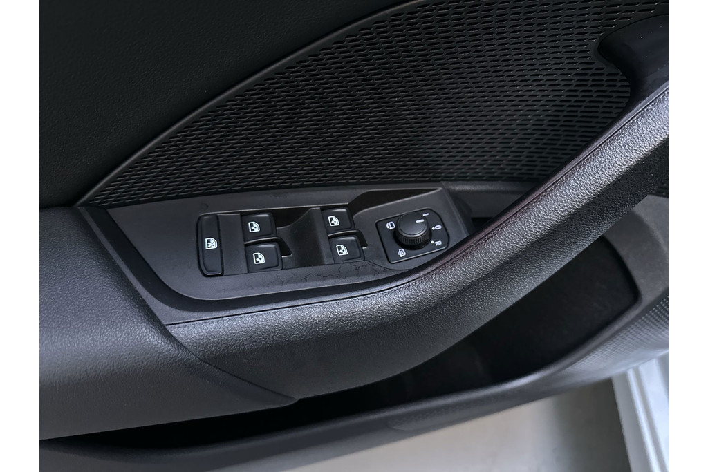 57021616-19.jpg