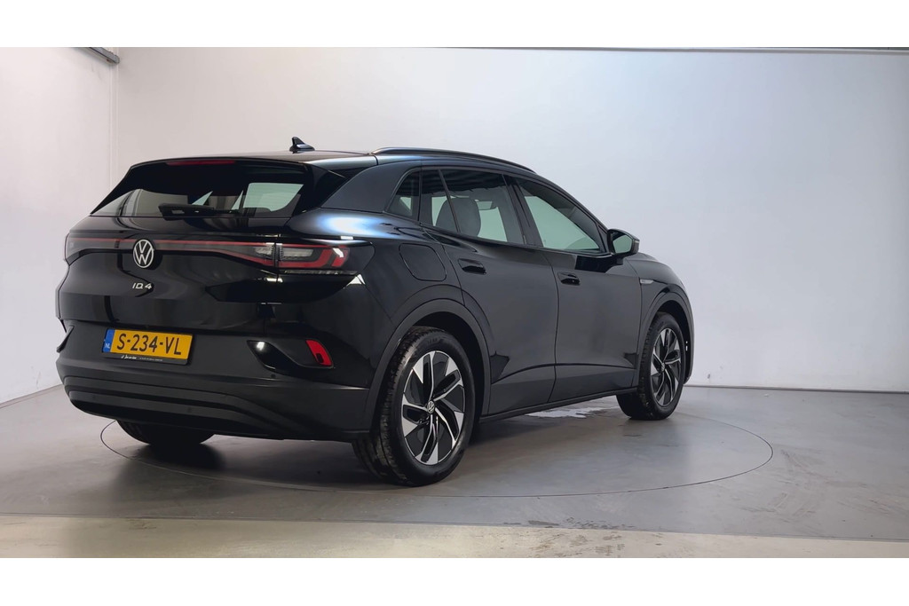 57021686-2.jpg
