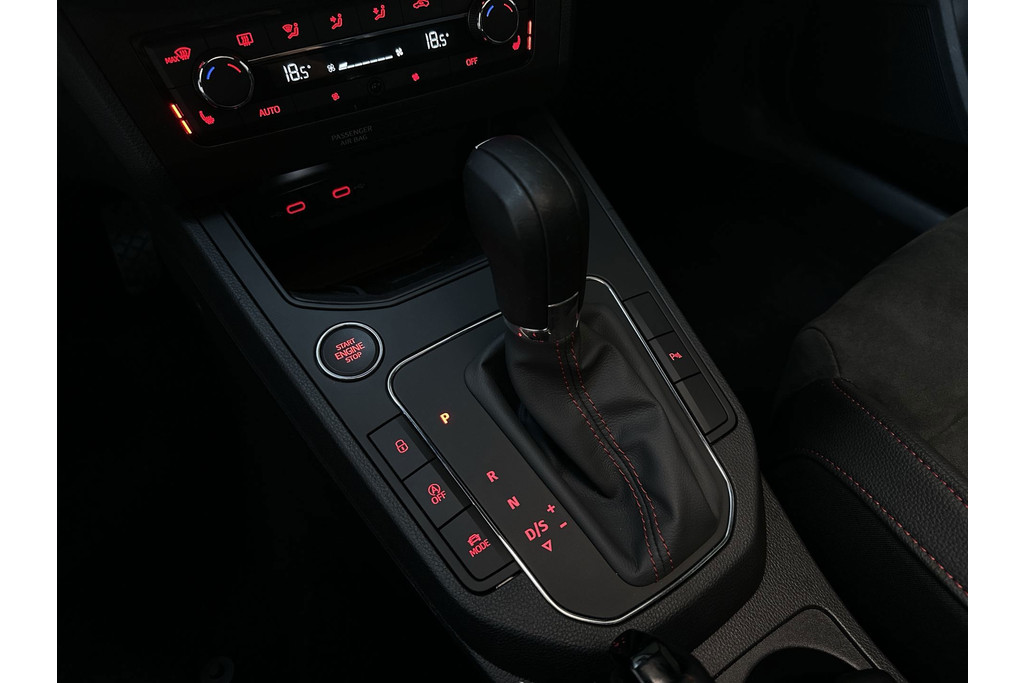57035900-10.jpg