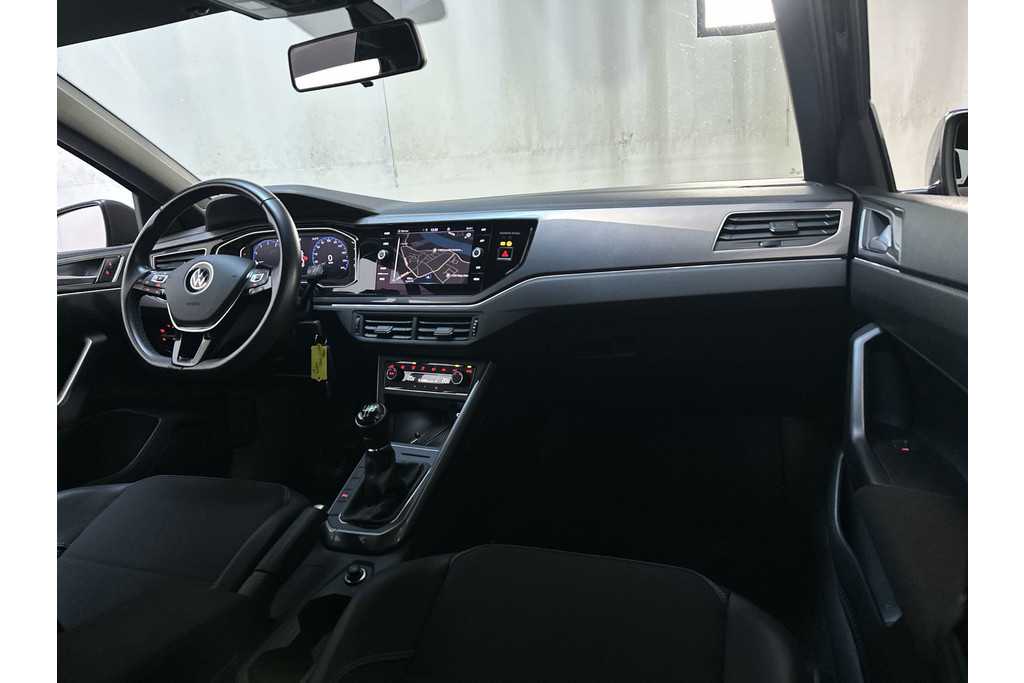 57100993-1.jpg