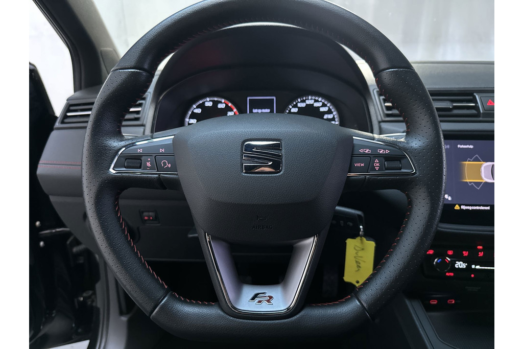 57101427-6.jpg