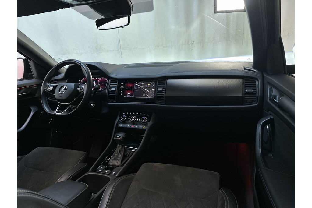 57101841-1.jpg