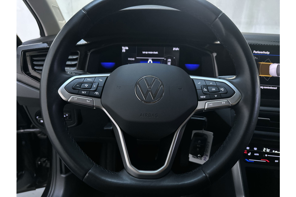 57102070-4.jpg