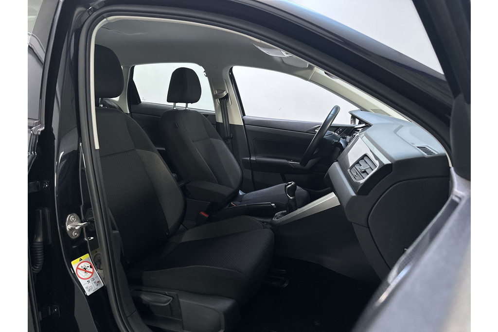 57102070-6.jpg