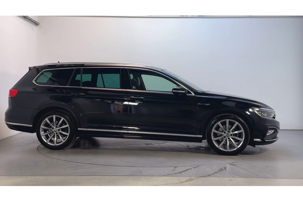57102990-7.jpg