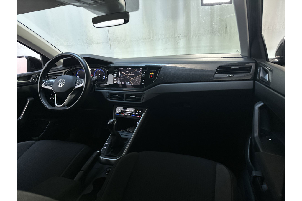 57118654-1.jpg
