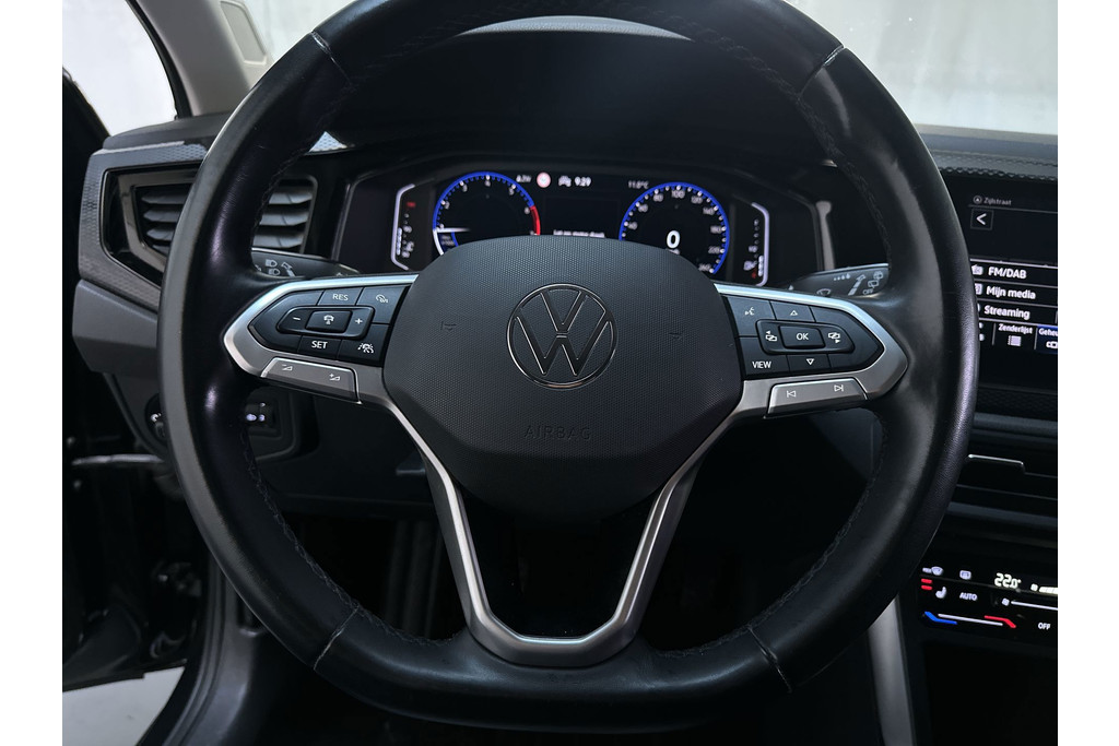 57118654-4.jpg