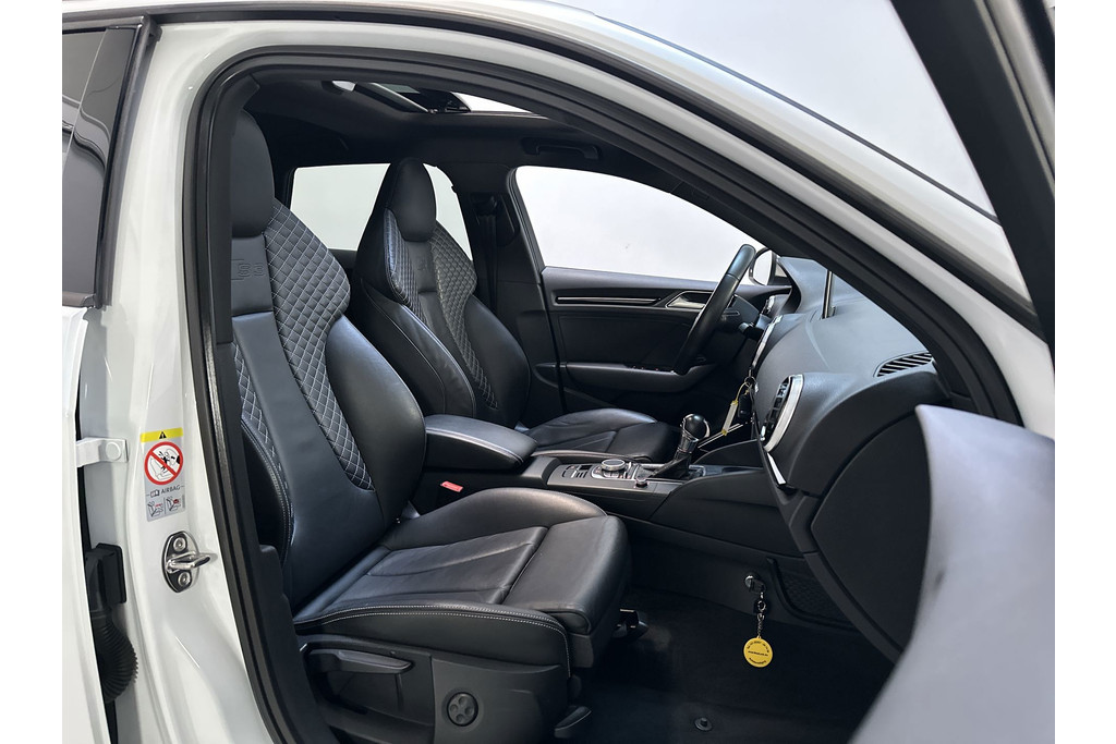 57125908-1.jpg