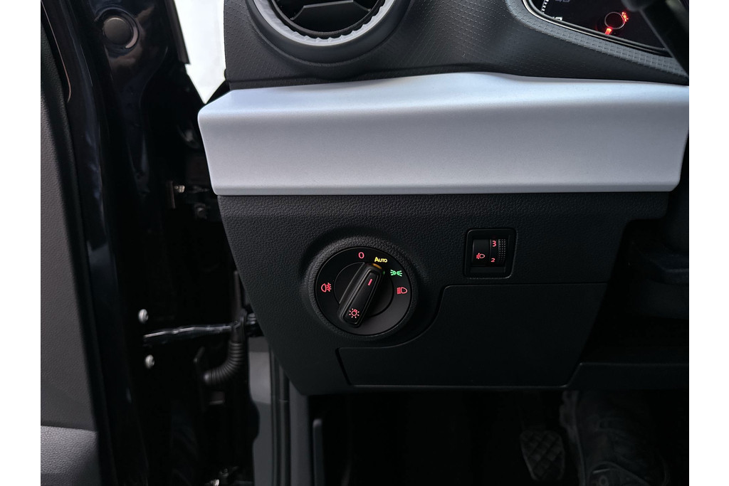 57126551-21.jpg