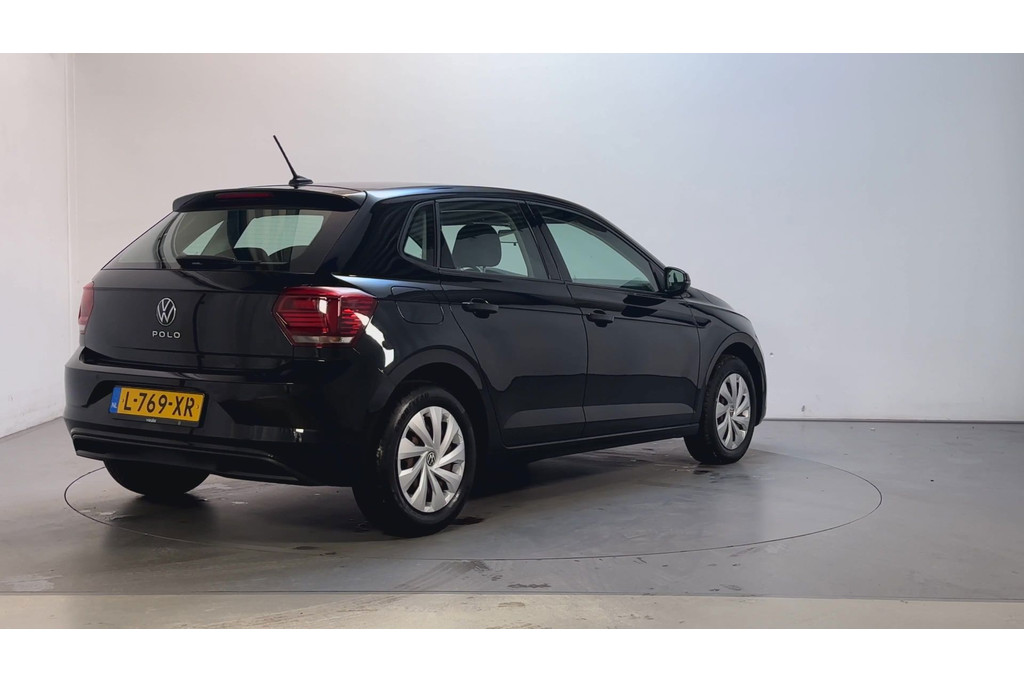 57321872-2.jpg