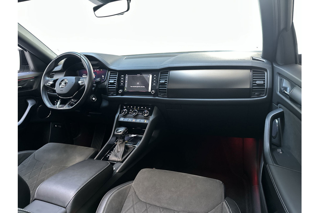 57707692-1.jpg